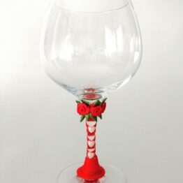 Copa decorada hecha a mano corazones perla