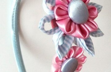 diadema artesanal kanzashi celeste y rosa