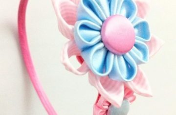 Diadema Kanzashi fucsia rosa celeste hecha a mano