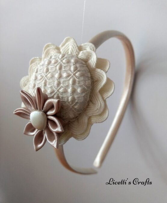 Diadema ceremonia en crudo y marfil