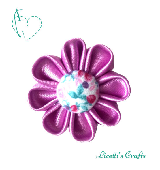 goma cabello lila botón floral