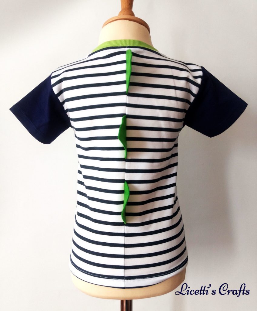 Detalle espalda camiseta algodón pima con púas de cocodrilo