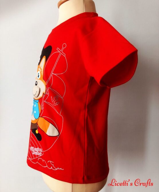 Detalle costado de camiseta algodón pima con dibujo de zorro