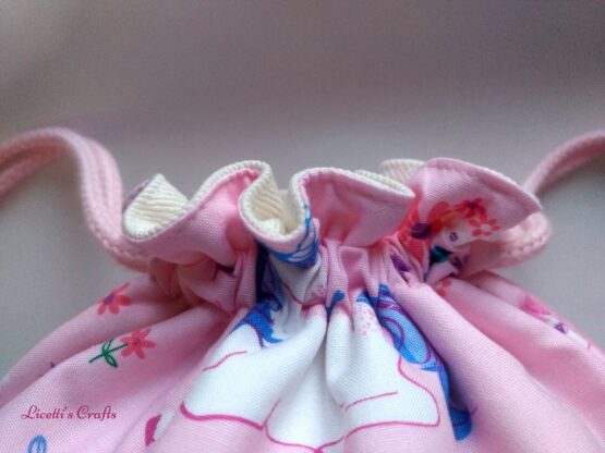 detalle cierre mochila hecha a mano unicornio