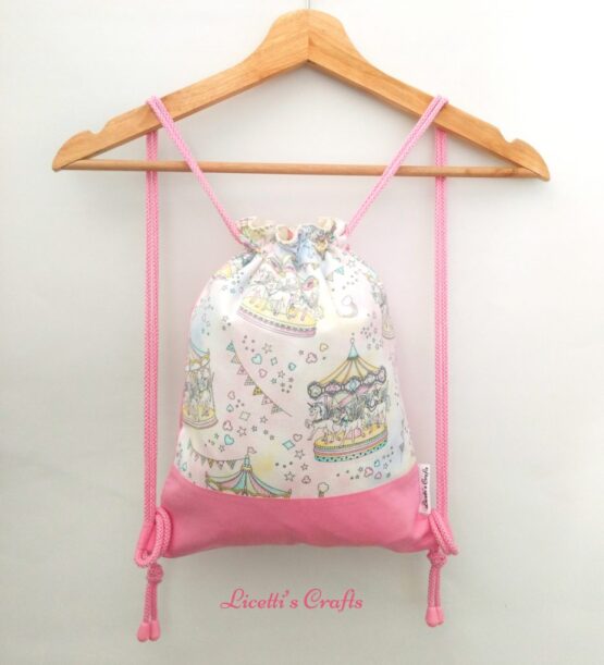 mochila cuerdas tejido tiovivo unicornios rosa