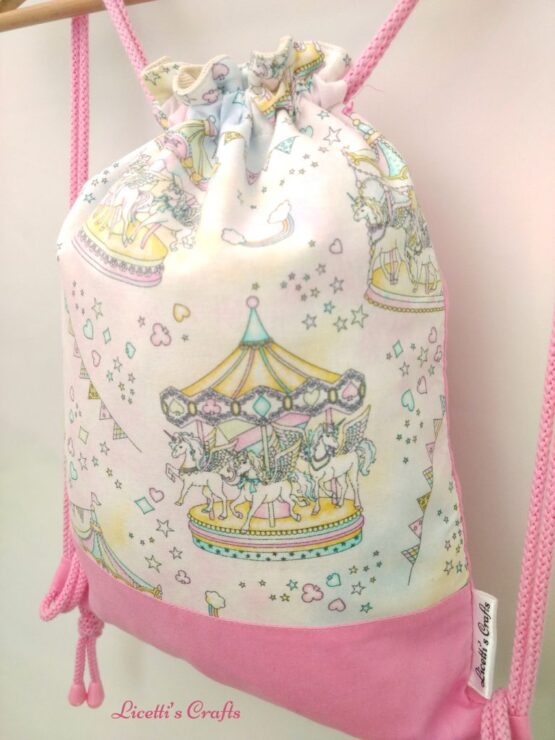 Mochila hecha a mano Tiovivo unicornios