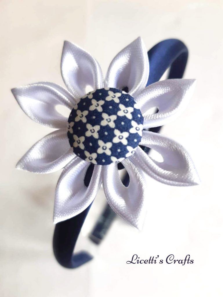 Diadema infantil flor blanca botón marinero