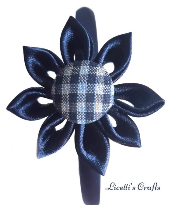 Diadema infantil "Pétalos azules botón cuadro vichy" - Imagen 2