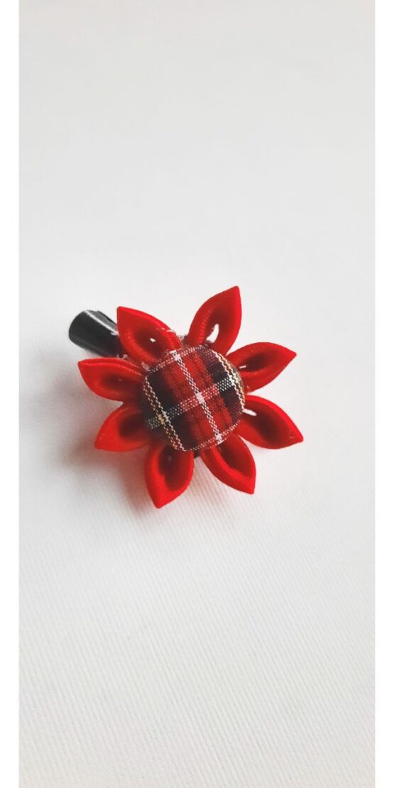 Pinza botón escoces hecho a mano
