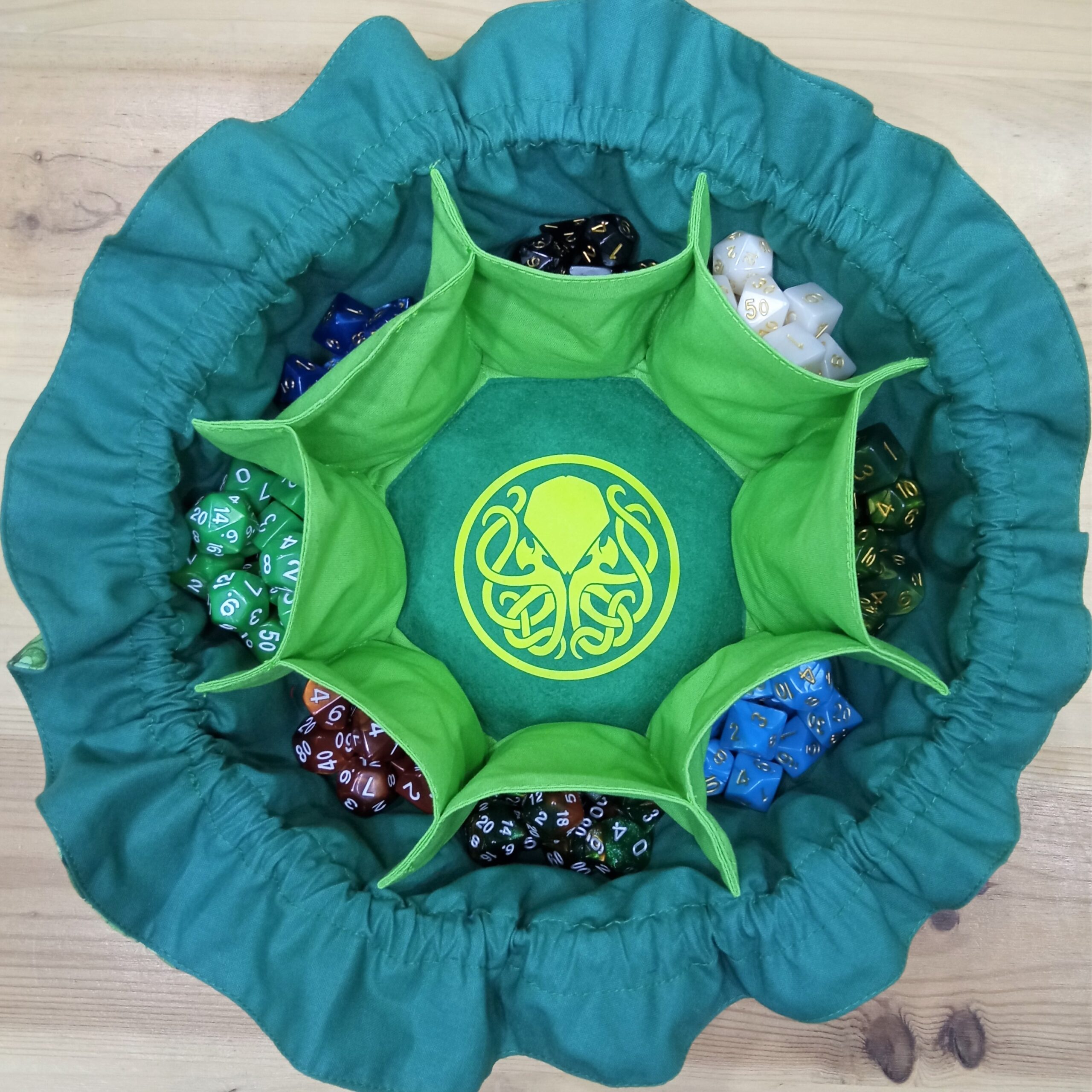 Saco y bandeja para dados gigante personalizada cthulhu