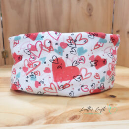 Braga de cuello reversible "Corazones fondo blanco"