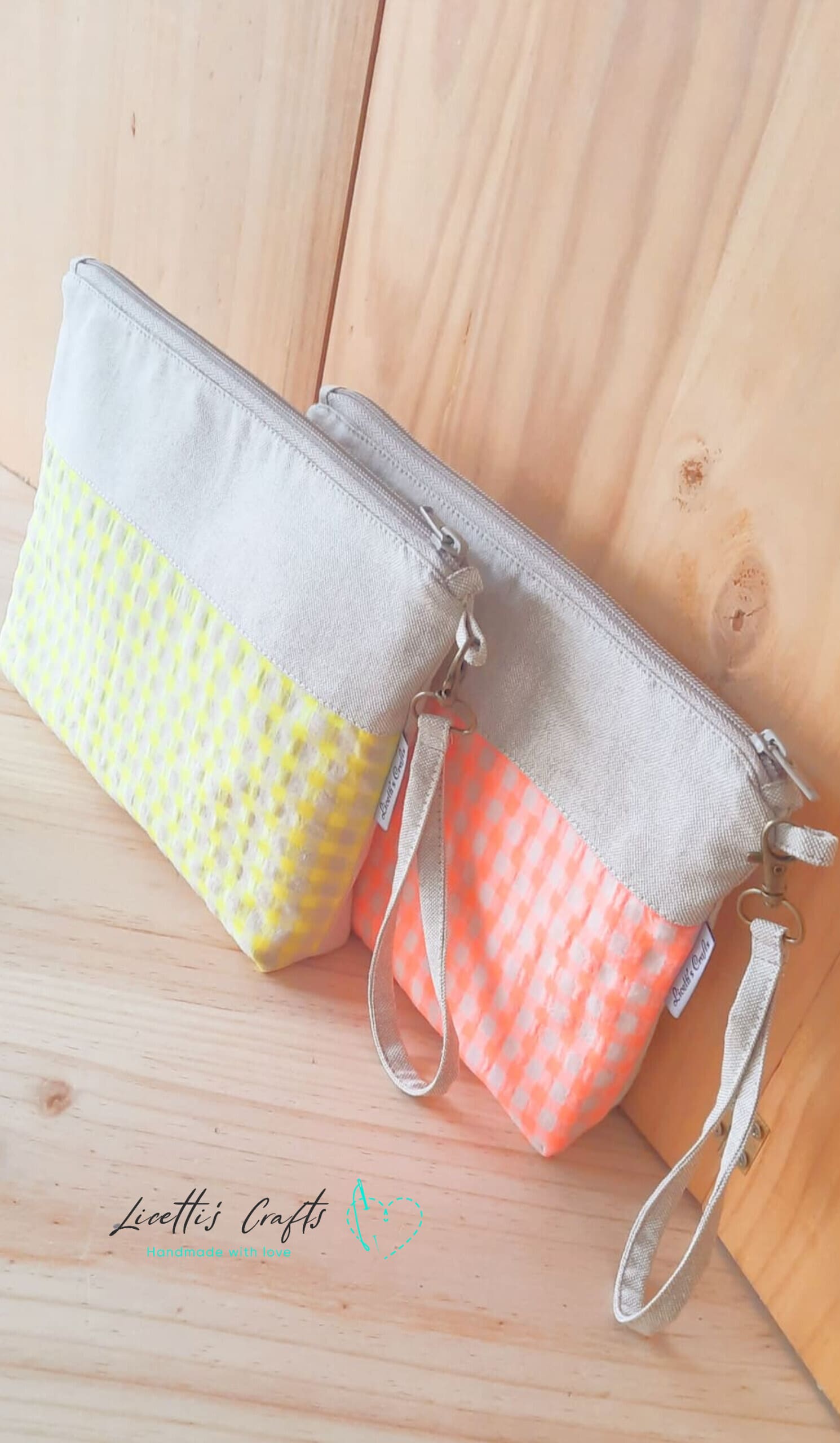 Colección de bolsos de mano vichy flúor amarillo y naranja