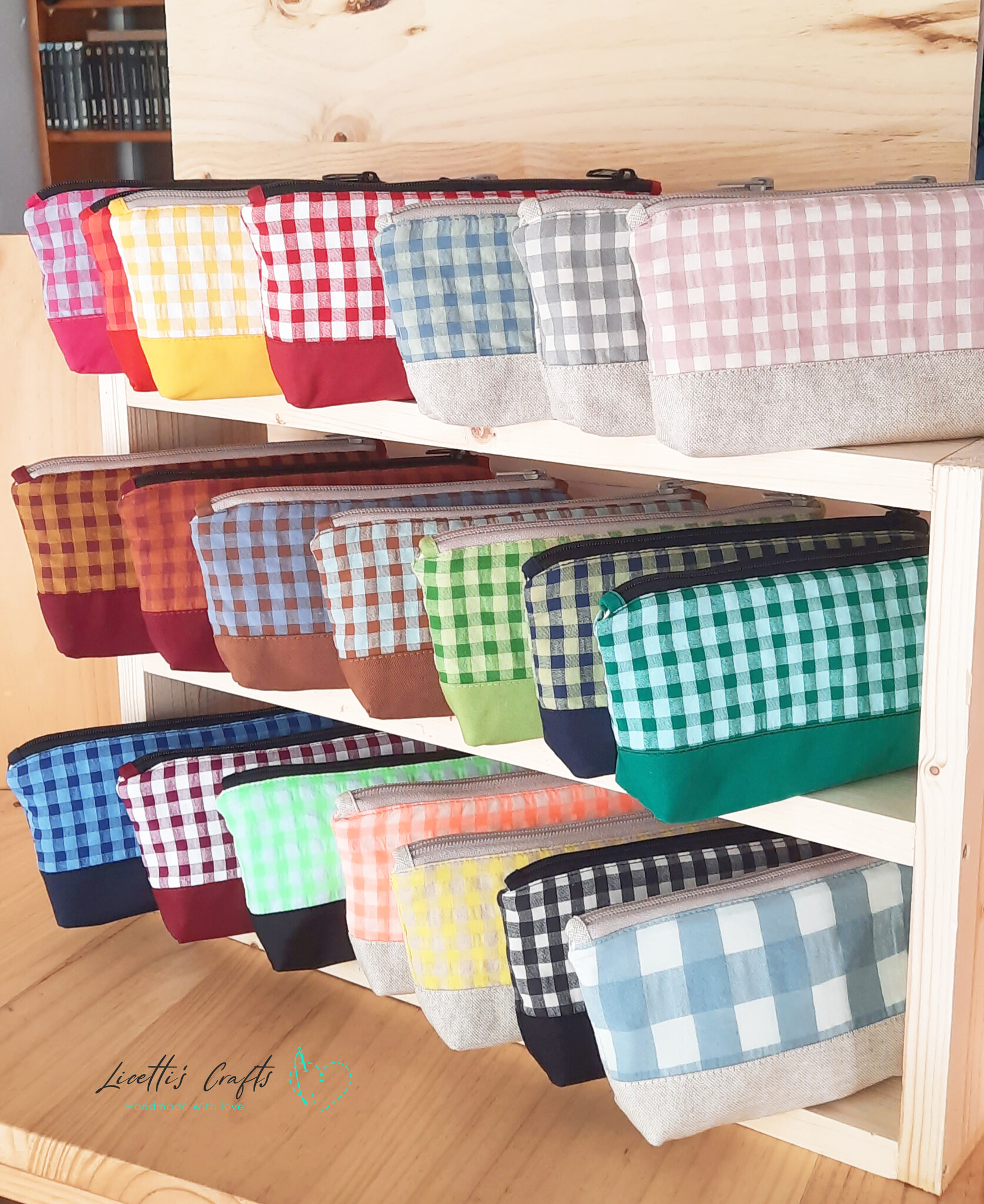 Colección de estuches neceser de tela vichy en 21 colores y combinaciones diferentes