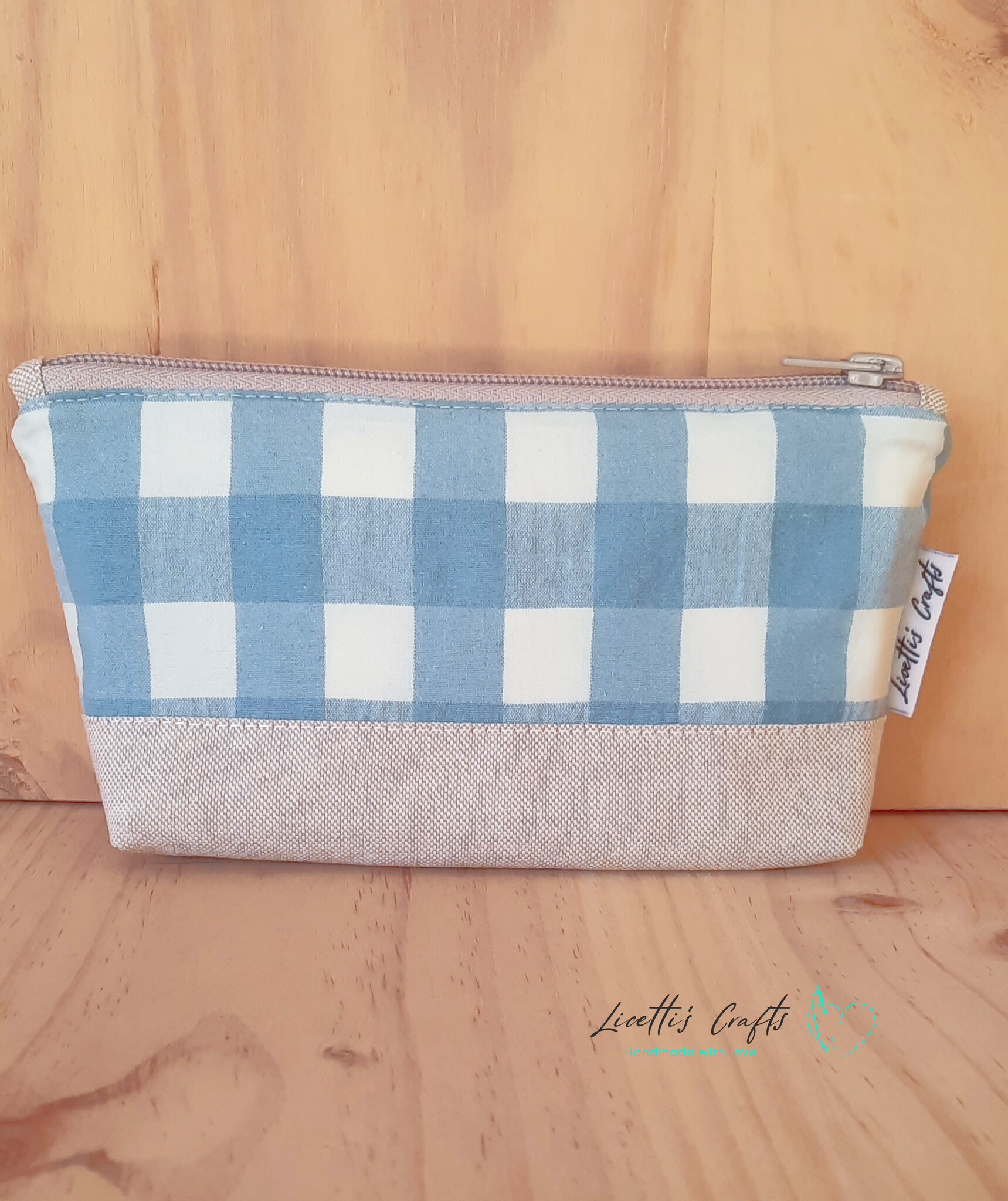 Estuche neceser pequeño de cuadros vichy grandes azul celeste y base beige natural